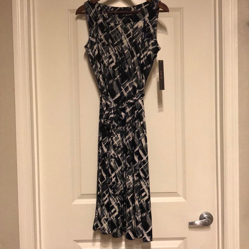 👗NWT Voir black, gray, & white dress w/tie belt